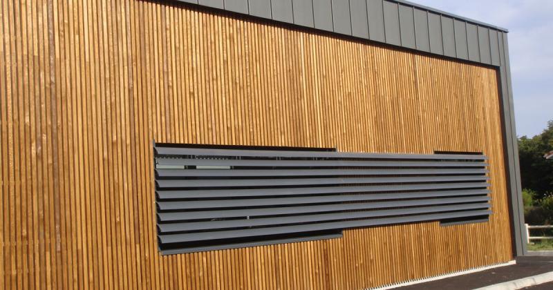 bardage claire voie crédit agricole